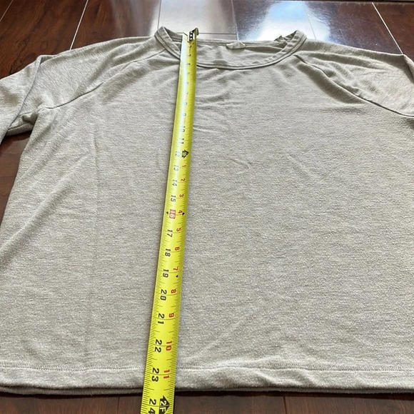 Aritzia Long  Sleeve Top - Picture 3 of 9